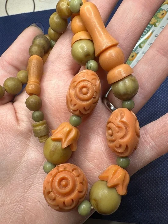 Antique Art Deco Carved Galalith Necklace - Picture 5 of 6